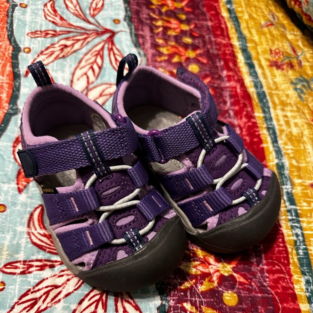 Keen toddler size 5